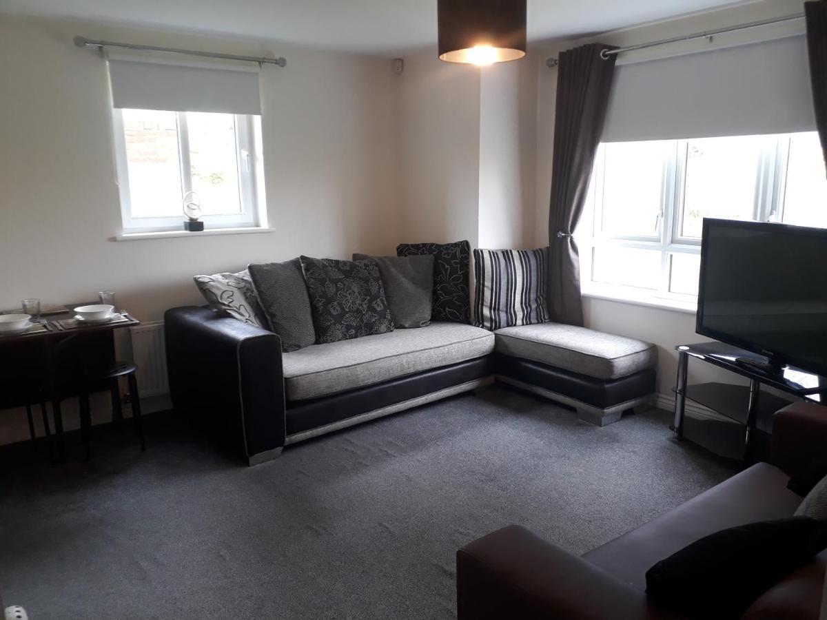 Pond View Daire Airdrie Dış mekan fotoğraf